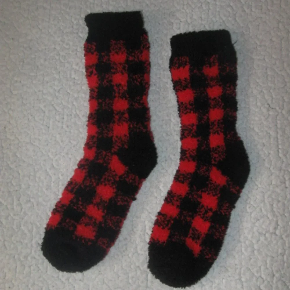Black and Red Checkered Slipper Socks